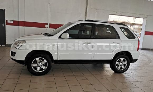 Nunua Ilio tumika Kia Sportage Nyeupe Gari ndani ya Beitbridge nchini Matabeleland Kusini Nunua Ilio tumika Kia Sportage Nyeupe Gari ndani ya Beitbridge nchini Matabeleland Kusini