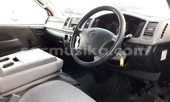 Buy Import Toyota Hiace Other Car in Beitbridge in Matabeleland South Buy Import Toyota Hiace Other Car in Beitbridge in Matabeleland South