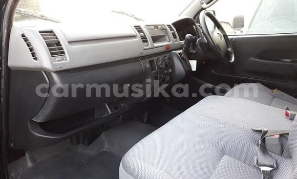 Buy Import Toyota Hiace Other Car in Beitbridge in Matabeleland South Buy Import Toyota Hiace Other Car in Beitbridge in Matabeleland South