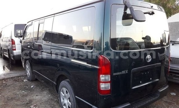 Buy Import Toyota Hiace Other Car in Beitbridge in Matabeleland South Buy Import Toyota Hiace Other Car in Beitbridge in Matabeleland South