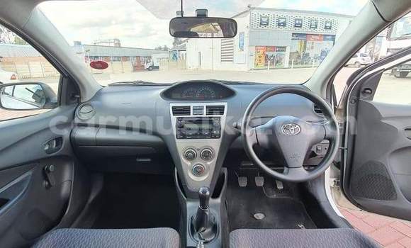 Acheter Occasion Voiture Toyota Yaris Blanc à Beitbridge, Matabeleland South Acheter Occasion Voiture Toyota Yaris Blanc à Beitbridge, Matabeleland South