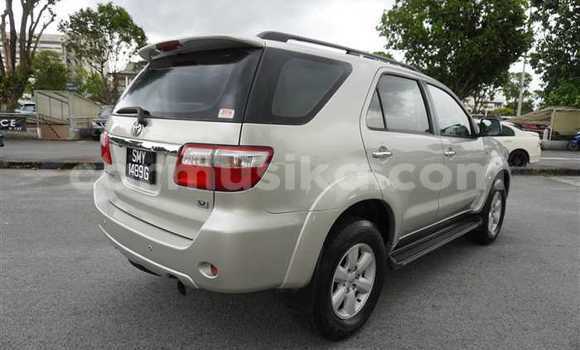 Nunua Ilio tumika Toyota Fortuner Fedha Gari ndani ya Beitbridge nchini Matabeleland Kusini