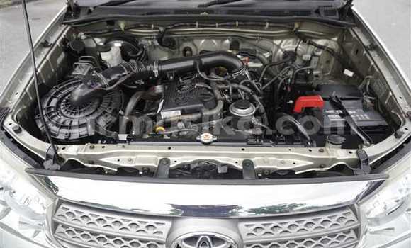Acheter Occasion Voiture Toyota Fortuner Gris à Beitbridge, Matabeleland South Acheter Occasion Voiture Toyota Fortuner Gris à Beitbridge, Matabeleland South