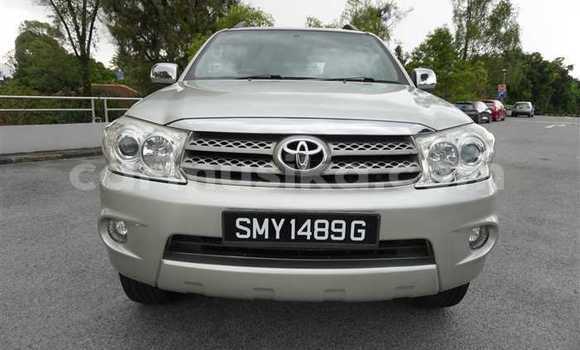 Acheter Occasion Voiture Toyota Fortuner Gris à Beitbridge, Matabeleland South Acheter Occasion Voiture Toyota Fortuner Gris à Beitbridge, Matabeleland South