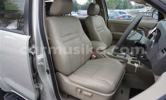 Acheter Occasion Voiture Toyota Fortuner Gris à Beitbridge, Matabeleland South Acheter Occasion Voiture Toyota Fortuner Gris à Beitbridge, Matabeleland South