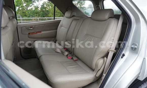 Acheter Occasion Voiture Toyota Fortuner Gris à Beitbridge, Matabeleland South Acheter Occasion Voiture Toyota Fortuner Gris à Beitbridge, Matabeleland South