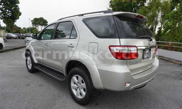 Acheter Occasion Voiture Toyota Fortuner Gris à Beitbridge, Matabeleland South Acheter Occasion Voiture Toyota Fortuner Gris à Beitbridge, Matabeleland South