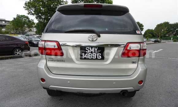 Acheter Occasion Voiture Toyota Fortuner Gris à Beitbridge, Matabeleland South Acheter Occasion Voiture Toyota Fortuner Gris à Beitbridge, Matabeleland South