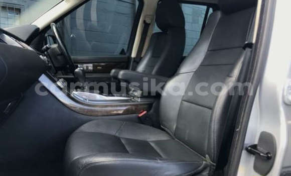 Buy New Land Rover Range Rover Silver Car in Alexandra Park in Harare Buy New Land Rover Range Rover Silver Car in Alexandra Park in Harare