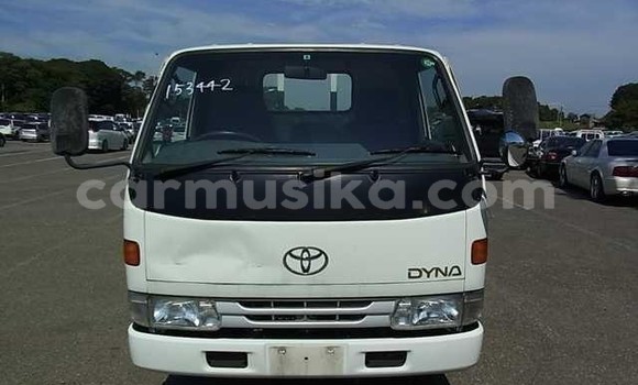 Buy Import Toyota Dyna White Truck in Beitbridge in Matabeleland South Buy Import Toyota Dyna White Truck in Beitbridge in Matabeleland South