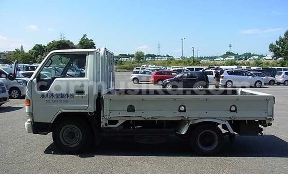 Buy Import Toyota Dyna White Truck in Beitbridge in Matabeleland South Buy Import Toyota Dyna White Truck in Beitbridge in Matabeleland South