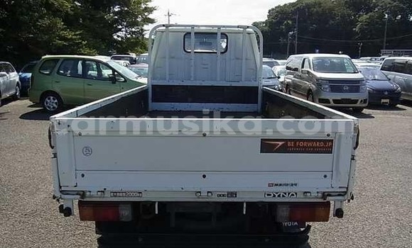 Buy Import Toyota Dyna White Truck in Beitbridge in Matabeleland South Buy Import Toyota Dyna White Truck in Beitbridge in Matabeleland South