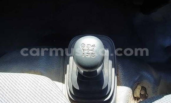 Buy Import Toyota Dyna White Truck in Beitbridge in Matabeleland South Buy Import Toyota Dyna White Truck in Beitbridge in Matabeleland South