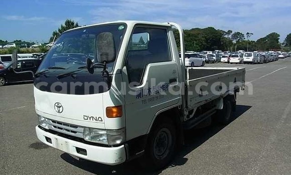 Buy Import Toyota Dyna White Truck in Beitbridge in Matabeleland South Buy Import Toyota Dyna White Truck in Beitbridge in Matabeleland South