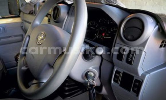 Acheter Occasion Voiture Toyota Land Cruiser Marron à Beitbridge, Matabeleland South Acheter Occasion Voiture Toyota Land Cruiser Marron à Beitbridge, Matabeleland South