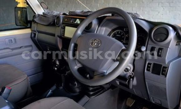 Acheter Occasion Voiture Toyota Land Cruiser Marron à Beitbridge, Matabeleland South Acheter Occasion Voiture Toyota Land Cruiser Marron à Beitbridge, Matabeleland South