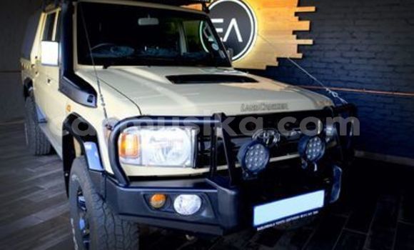 Acheter Occasion Voiture Toyota Land Cruiser Marron à Beitbridge, Matabeleland South Acheter Occasion Voiture Toyota Land Cruiser Marron à Beitbridge, Matabeleland South