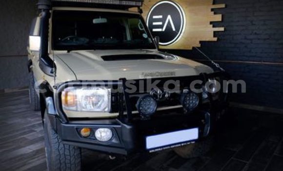 Acheter Occasion Voiture Toyota Land Cruiser Marron à Beitbridge, Matabeleland South Acheter Occasion Voiture Toyota Land Cruiser Marron à Beitbridge, Matabeleland South