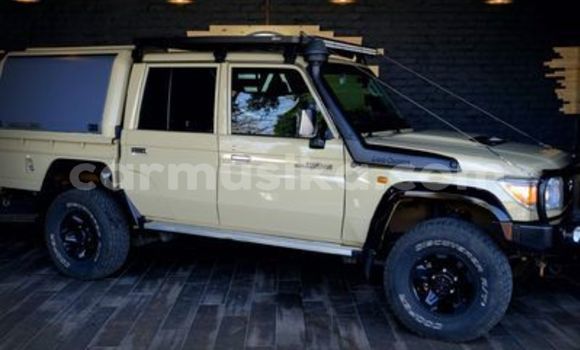 Acheter Occasion Voiture Toyota Land Cruiser Marron à Beitbridge, Matabeleland South Acheter Occasion Voiture Toyota Land Cruiser Marron à Beitbridge, Matabeleland South