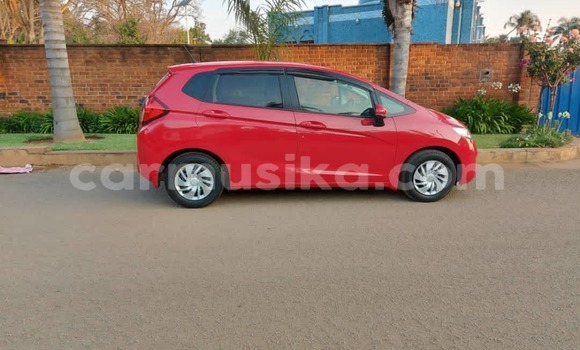 Nunua Mpya Honda Fit Nyekundu Gari ndani ya Avondale nchini Harare Nunua Mpya Honda Fit Nyekundu Gari ndani ya Avondale nchini Harare