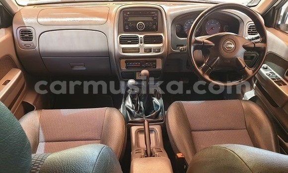 Buy Used Nissan NP 300 White Car in Beitbridge in Matabeleland South Buy Used Nissan NP 300 White Car in Beitbridge in Matabeleland South