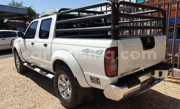 Buy Used Nissan NP 300 White Car in Beitbridge in Matabeleland South Buy Used Nissan NP 300 White Car in Beitbridge in Matabeleland South