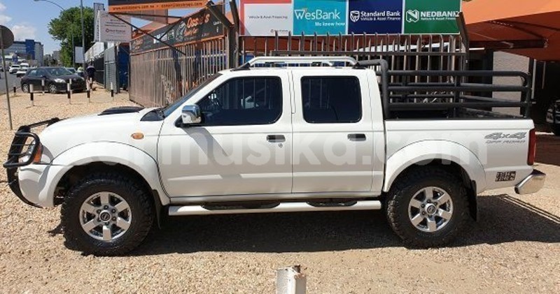 Big with watermark nissan np 300 matabeleland south beitbridge 24892