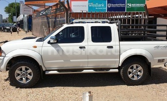 Buy Used Nissan NP 300 White Car in Beitbridge in Matabeleland South Buy Used Nissan NP 300 White Car in Beitbridge in Matabeleland South