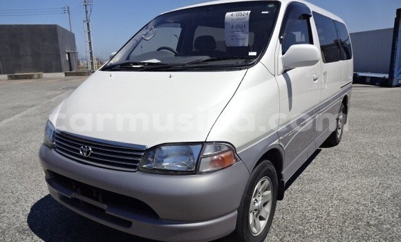 Buy Import Toyota Granvia Other Car in Beitbridge in Matabeleland South Buy Import Toyota Granvia Other Car in Beitbridge in Matabeleland South