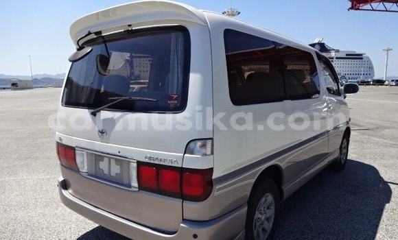 Buy Import Toyota Granvia Other Car in Beitbridge in Matabeleland South Buy Import Toyota Granvia Other Car in Beitbridge in Matabeleland South