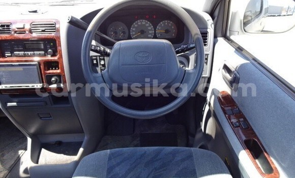 Buy Import Toyota Granvia Other Car in Beitbridge in Matabeleland South Buy Import Toyota Granvia Other Car in Beitbridge in Matabeleland South