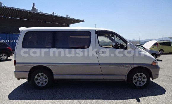 Buy Import Toyota Granvia Other Car in Beitbridge in Matabeleland South Buy Import Toyota Granvia Other Car in Beitbridge in Matabeleland South