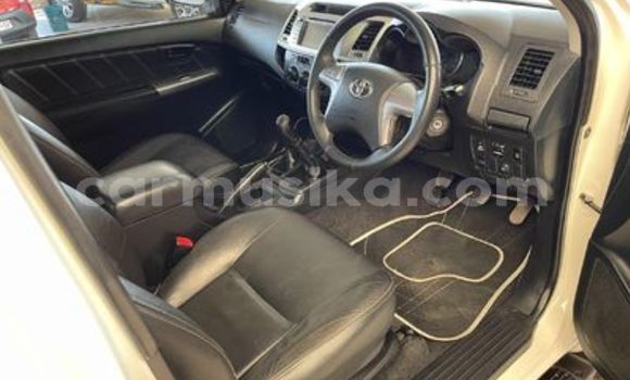 Tenga Tsaru Toyota Hilux Chena Mota in Beitbridge in Matabeleland South Tenga Tsaru Toyota Hilux Chena Mota in Beitbridge in Matabeleland South