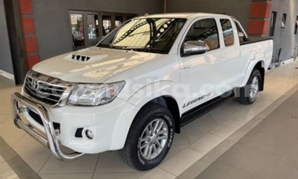 Tenga Tsaru Toyota Hilux Chena Mota in Beitbridge in Matabeleland South Tenga Tsaru Toyota Hilux Chena Mota in Beitbridge in Matabeleland South