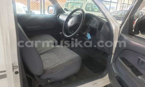 Acheter Occasion Voiture Toyota Hilux Blanc à Beitbridge, Matabeleland South Acheter Occasion Voiture Toyota Hilux Blanc à Beitbridge, Matabeleland South