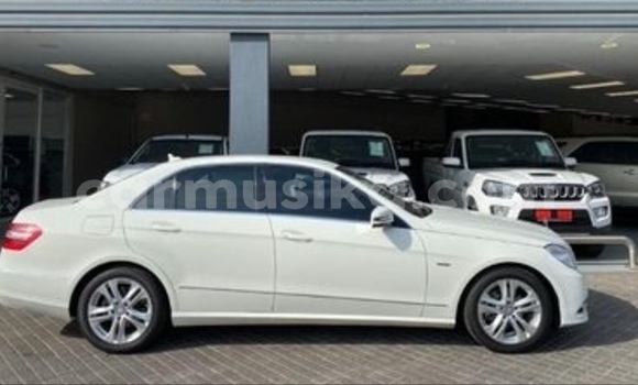 Buy Used Mercedes-Benz E-Classe White Car in Beitbridge in Matabeleland South
