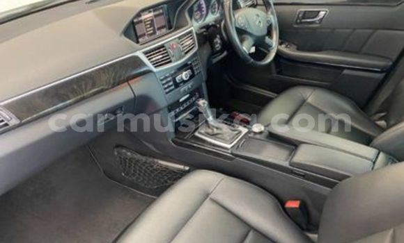 Acheter Occasion Voiture Mercedes-Benz E-Classe Blanc à Beitbridge, Matabeleland South Acheter Occasion Voiture Mercedes-Benz E-Classe Blanc à Beitbridge, Matabeleland South