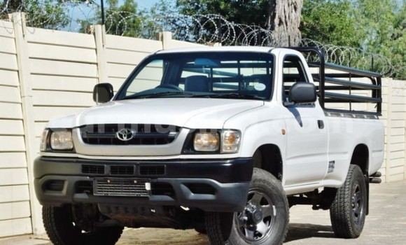 Buy Used Toyota Hilux White Car in Beitbridge in Matabeleland South Buy Used Toyota Hilux White Car in Beitbridge in Matabeleland South