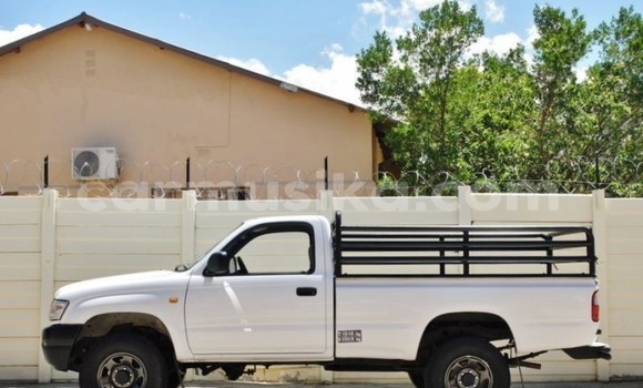 Buy Used Toyota Hilux White Car in Beitbridge in Matabeleland South Buy Used Toyota Hilux White Car in Beitbridge in Matabeleland South