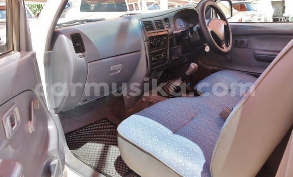 Buy Used Toyota Hilux White Car in Beitbridge in Matabeleland South Buy Used Toyota Hilux White Car in Beitbridge in Matabeleland South