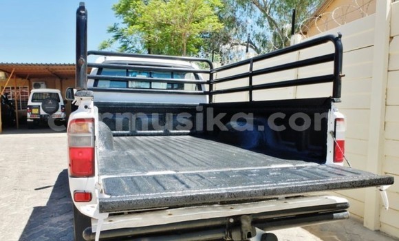 Buy Used Toyota Hilux White Car in Beitbridge in Matabeleland South Buy Used Toyota Hilux White Car in Beitbridge in Matabeleland South