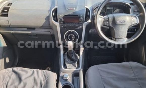 Tenga Tsaru Isuzu KB Bhuruu Mota in Beitbridge in Matabeleland South Tenga Tsaru Isuzu KB Bhuruu Mota in Beitbridge in Matabeleland South