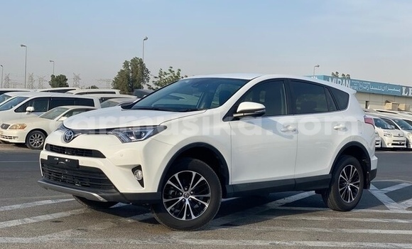 Tenga Tsaru Toyota RAV4 Chena Mota in Beitbridge in Matabeleland South Tenga Tsaru Toyota RAV4 Chena Mota in Beitbridge in Matabeleland South