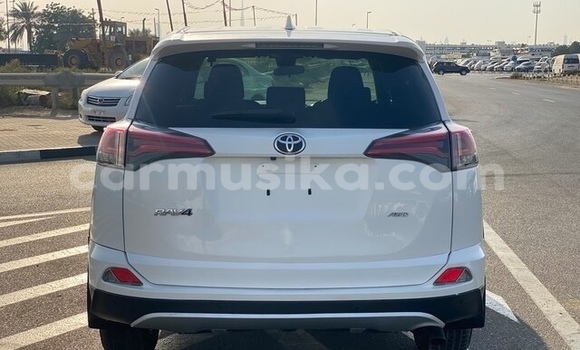 Tenga Tsaru Toyota RAV4 Chena Mota in Beitbridge in Matabeleland South Tenga Tsaru Toyota RAV4 Chena Mota in Beitbridge in Matabeleland South