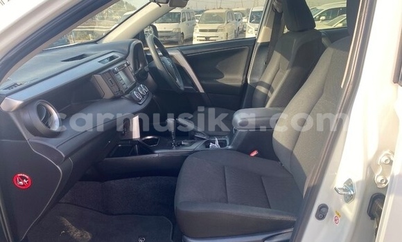 Tenga Tsaru Toyota RAV4 Chena Mota in Beitbridge in Matabeleland South Tenga Tsaru Toyota RAV4 Chena Mota in Beitbridge in Matabeleland South