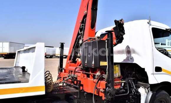 Tenga Tsaru Toyota Dyna Chena Mota in Beitbridge in Matabeleland South Tenga Tsaru Toyota Dyna Chena Mota in Beitbridge in Matabeleland South
