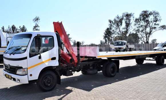 Tenga Tsaru Toyota Dyna Chena Mota in Beitbridge in Matabeleland South Tenga Tsaru Toyota Dyna Chena Mota in Beitbridge in Matabeleland South