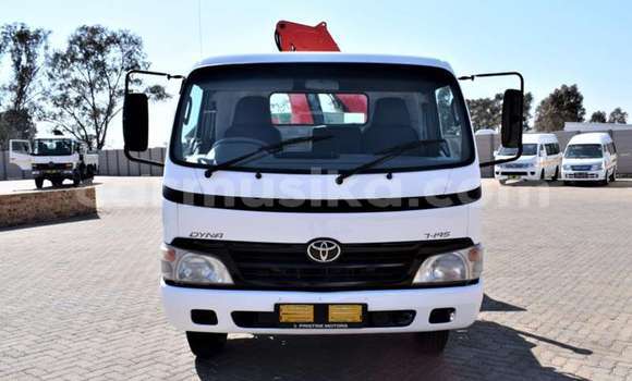 Tenga Tsaru Toyota Dyna Chena Mota in Beitbridge in Matabeleland South Tenga Tsaru Toyota Dyna Chena Mota in Beitbridge in Matabeleland South