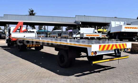 Tenga Tsaru Toyota Dyna Chena Mota in Beitbridge in Matabeleland South Tenga Tsaru Toyota Dyna Chena Mota in Beitbridge in Matabeleland South