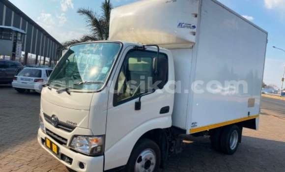 Acheter Occasion Voiture Toyota Dyna Blanc à Beitbridge, Matabeleland South Acheter Occasion Voiture Toyota Dyna Blanc à Beitbridge, Matabeleland South